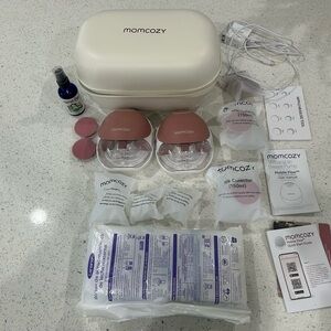 Momcozy M9 Wearable Breast Pump Set - Pink